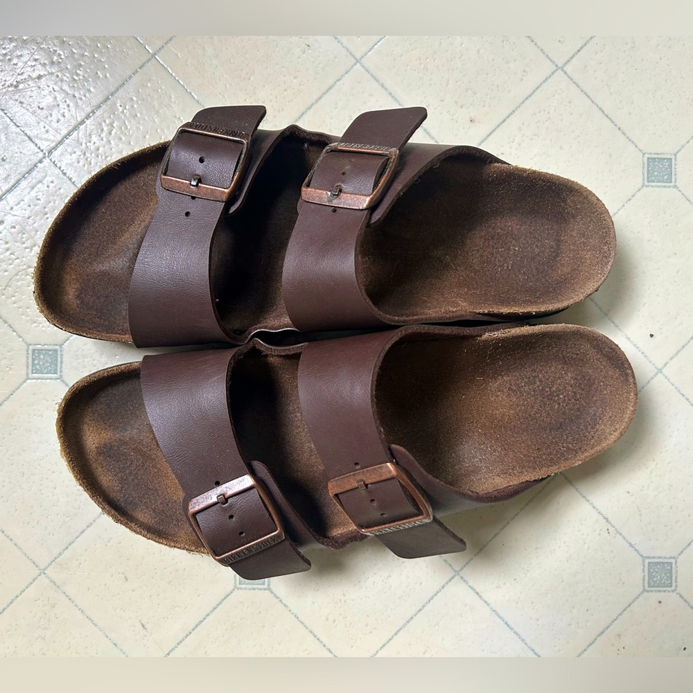 Birkenstock Women’s Arizona Birko-Flor Sandals, Brown 9 US